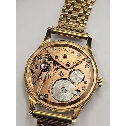 17 - 9ct Gold Gent's Omega Watch in Working Order Also Has 9ct Gold Strap Replacement Crown Measures 21cm... 