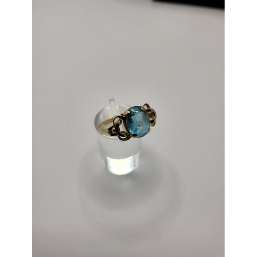 20 - 15ct Gold Gemstone Ring Weighs 2g Ring Size L