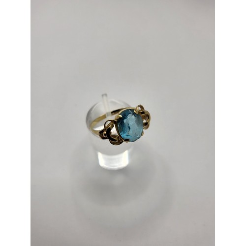 20 - 15ct Gold Gemstone Ring Weighs 2g Ring Size L