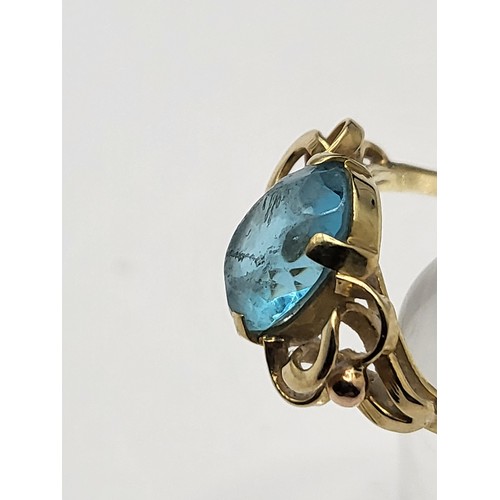 20 - 15ct Gold Gemstone Ring Weighs 2g Ring Size L