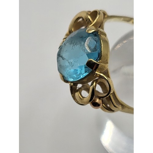 20 - 15ct Gold Gemstone Ring Weighs 2g Ring Size L