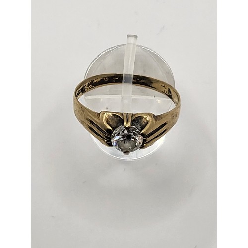 44 - 9ct Gold & Cubic Zirconia Gent's Ring Weighs 2.1g Ring Size S