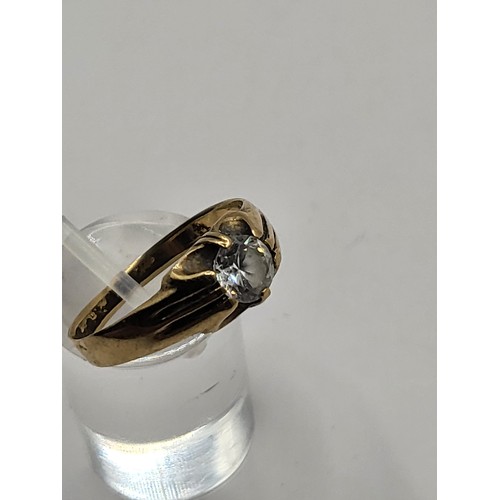 44 - 9ct Gold & Cubic Zirconia Gent's Ring Weighs 2.1g Ring Size S