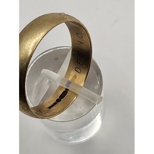 45 - 9ct Gold Gent's Wedding Band Weighs 4.2g Ring Size W Has Been Well Worn & Has Inscription Inside... 