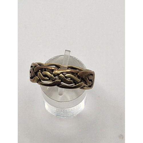 48 - 9ct Gold Celtic Design Ring Unhallmarked but Electronically Tested Weighs 4.8g Ring Size T