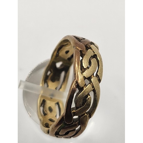 48 - 9ct Gold Celtic Design Ring Unhallmarked but Electronically Tested Weighs 4.8g Ring Size T