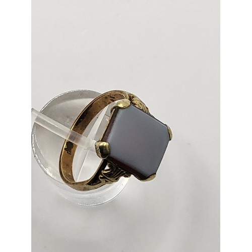 49 - 9ct Gold & Seal Ring Weighs 3.3g Ring Size N