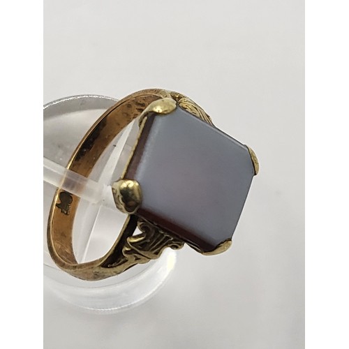 49 - 9ct Gold & Seal Ring Weighs 3.3g Ring Size N