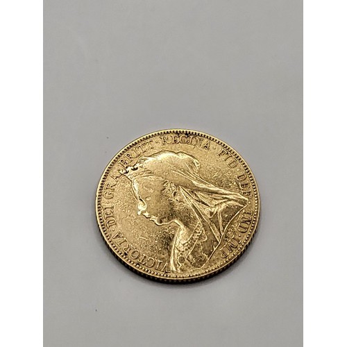 64 - 1900 22ct Gold Sovereign Nice Looking Condition