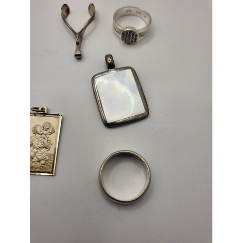 66 - Collection of Sterling & 925 Jewellery & Pendants