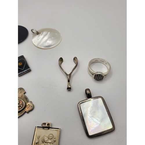 66 - Collection of Sterling & 925 Jewellery & Pendants