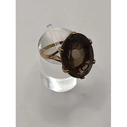 76 - 9ct Gold & Smoky Quartz Size N/O Weighs 4g