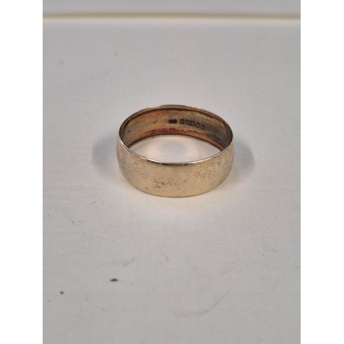 40 - Gents Large Wedding Band Weighs 4.2g Ring Size Y Fully Hallmarked