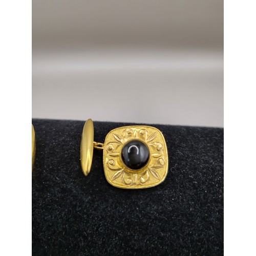 10A - 22ct Gold & Black Onyx Chinese Hallmarked Cufflinks Weigh 9.2g Lovely Condition Measure 1.5cm Sq... 