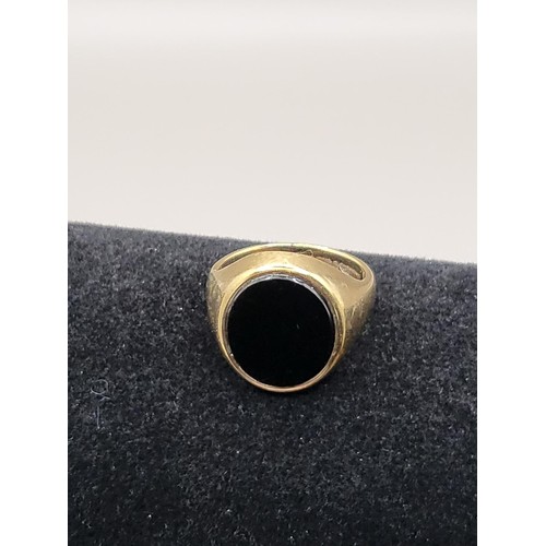 27A - 9ct Gold Gent's Black Onyx Ring Size M Weighs 7.6g Fully Hallmarked