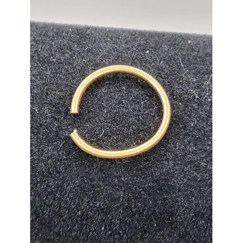 5B - 18ct Gold Wedding Band Ring Damaged Has Split So Scrap Weighs 2.3g 