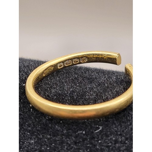 5B - 18ct Gold Wedding Band Ring Damaged Has Split So Scrap Weighs 2.3g 