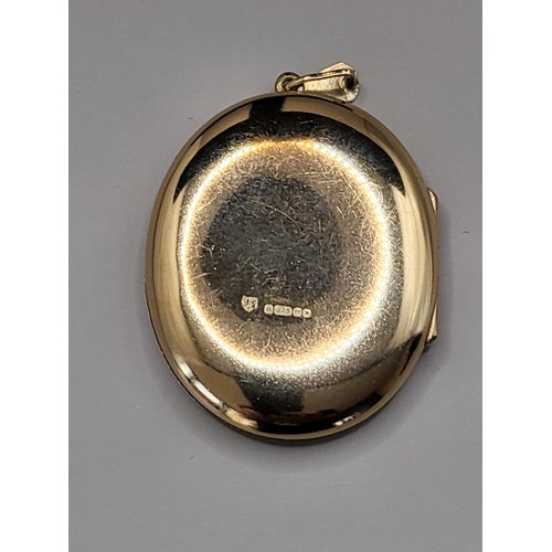 2 - 9ct Gold Locket With Nice Flower Engraved Design Fully Hallmarked Weighs 12.2g Item Measures 4cm Tal... 