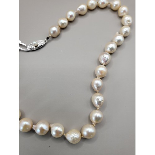 6 - Vintage Pearl Necklace Sterling Silver Clasp (Genuine Pearls) Weighs 39g Measures 48cm Unclasped... 