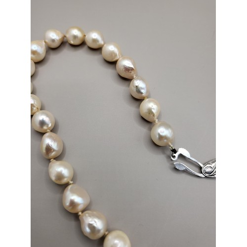 6 - Vintage Pearl Necklace Sterling Silver Clasp (Genuine Pearls) Weighs 39g Measures 48cm Unclasped... 