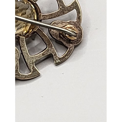 10 - 9ct Gold Scottish Loop Knot Brooch with Citrine Centre Stone Fully Hallmarked Although Makers Mark i... 