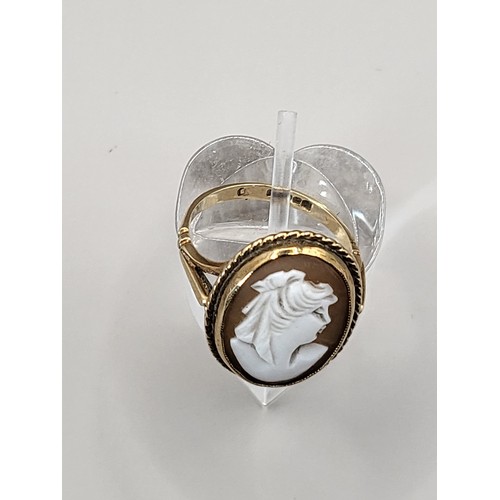 14 - 9ct Gold Cameo Ring Weighs 3.6g Ring Size N Good Condition Cameo Measures 2cm Long by 1cm Wide 