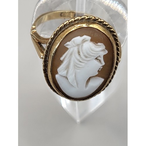 14 - 9ct Gold Cameo Ring Weighs 3.6g Ring Size N Good Condition Cameo Measures 2cm Long by 1cm Wide 