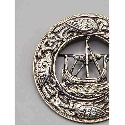 20 - Vintage Silver Scottish Viking Ship Brooch Measures 5cm in Diameter Fully Hallmarked S&Co Weighs... 