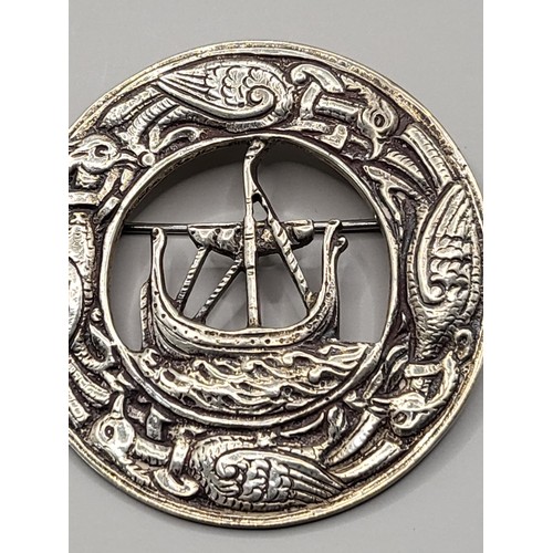 20 - Vintage Silver Scottish Viking Ship Brooch Measures 5cm in Diameter Fully Hallmarked S&Co Weighs... 