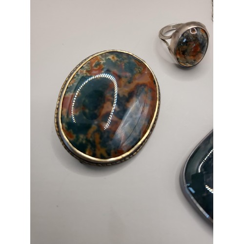 22 - Three Agate Pieces of Jewellery Includes Brooch, Necklace, Ring The Ring Size is O The Necklace Chai... 