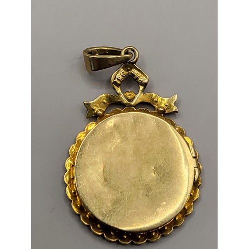 37 - 18ct Gold Seed Pearl Pendant Fully Hallmarked Measures 3cm Tall & 2cm Wide Weighs 3.7g