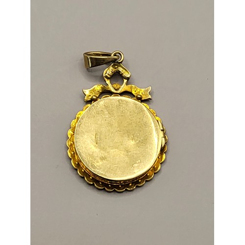 37 - 18ct Gold Seed Pearl Pendant Fully Hallmarked Measures 3cm Tall & 2cm Wide Weighs 3.7g