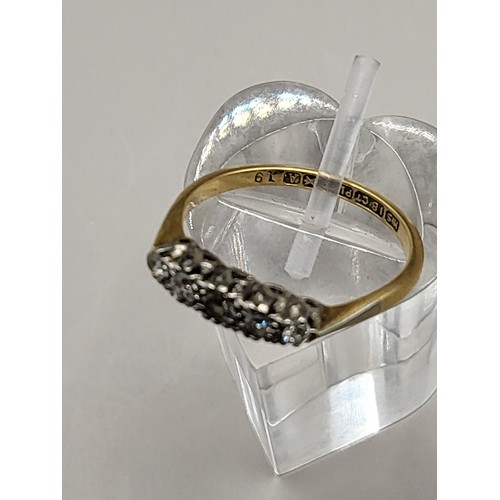 45 - 18ct Gold & Platinum Diamond Ring Weighs 2.3g Ring Size L 