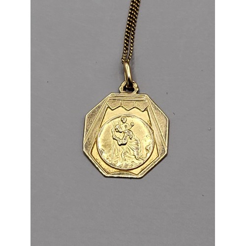 53 - 18ct Gold St Christopher Pendant on 18ct Gold Chain Weighs 2.5g Hallmarked on Clasp