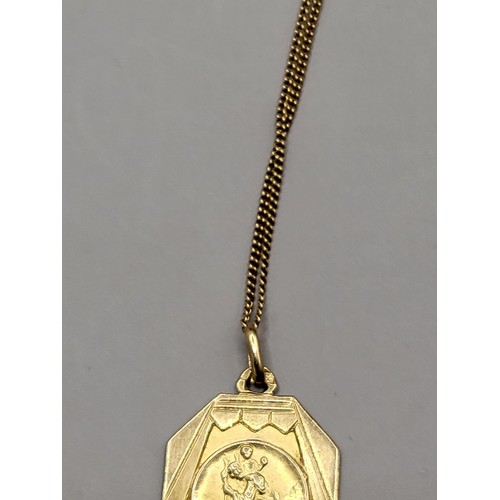 53 - 18ct Gold St Christopher Pendant on 18ct Gold Chain Weighs 2.5g Hallmarked on Clasp