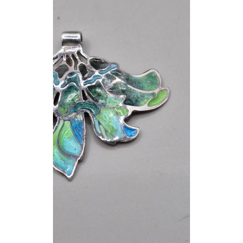 79 - Norman Grant Silver & Enamel Pendant Leaf Design 4cm Across & 3.5cm Down