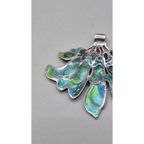 79 - Norman Grant Silver & Enamel Pendant Leaf Design 4cm Across & 3.5cm Down