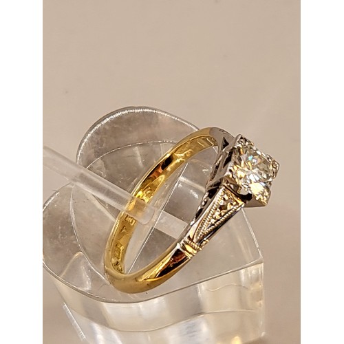 85 - 10ct Gold & Platinum Solitaire Diamond Ring in Great Condition Weight 3.4g Diamond Size 0.50 &am... 