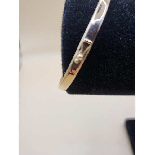 11 - 9ct Gold Bangle in Good Condition Fully Hallmarked Weighs 5.3g