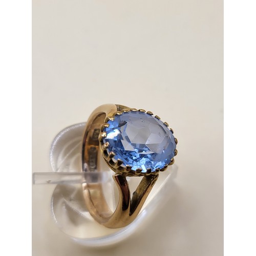 26 - 9ct Gold Topaz Ring Size M Weighs 5.3g Fully Hallmarked&nbsp;