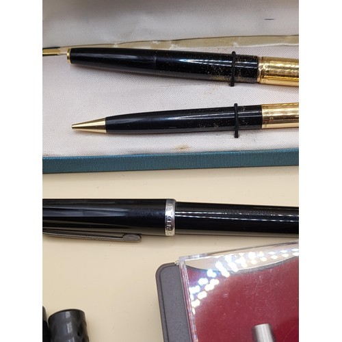 34 - Collection of Fountain Pens Includes Sheaffer Parker, And Very Nice Waterman Cased Set & Others ... 