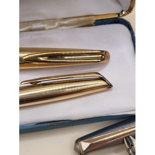 34 - Collection of Fountain Pens Includes Sheaffer Parker, And Very Nice Waterman Cased Set & Others ... 