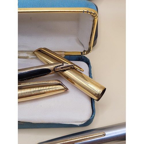 34 - Collection of Fountain Pens Includes Sheaffer Parker, And Very Nice Waterman Cased Set & Others ... 