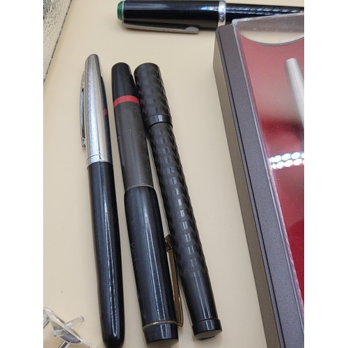 34 - Collection of Fountain Pens Includes Sheaffer Parker, And Very Nice Waterman Cased Set & Others ... 