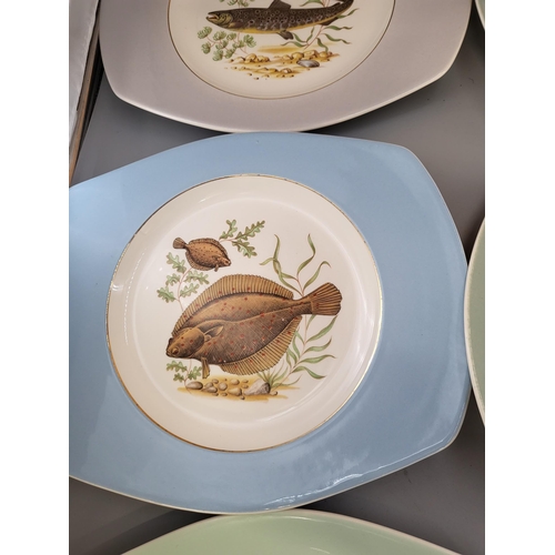 258 - Scandinavian Figgjo Serving Fish Platter & Six Fish Plates Length 33cm & 27cm