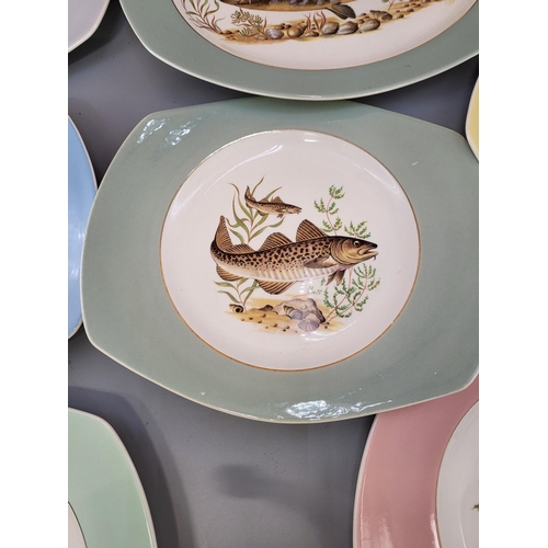 258 - Scandinavian Figgjo Serving Fish Platter & Six Fish Plates Length 33cm & 27cm