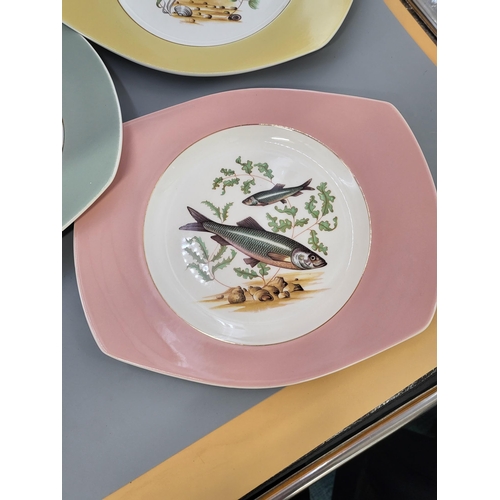258 - Scandinavian Figgjo Serving Fish Platter & Six Fish Plates Length 33cm & 27cm