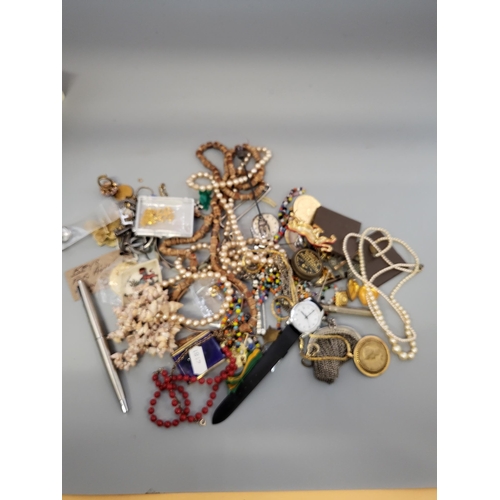 262 - Collection of Costume Jewellery Includes Beaded Necklace & Gold Plated Items&nbsp;
