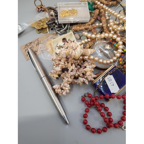 262 - Collection of Costume Jewellery Includes Beaded Necklace & Gold Plated Items&nbsp;