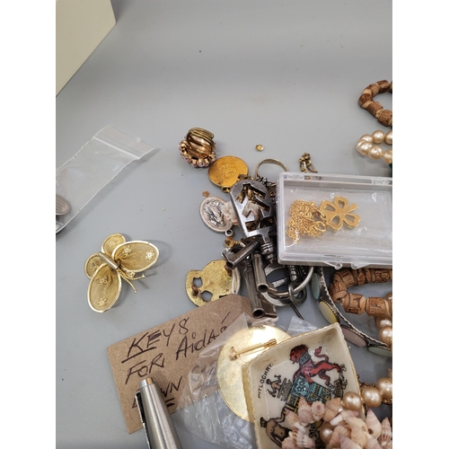 262 - Collection of Costume Jewellery Includes Beaded Necklace & Gold Plated Items&nbsp;